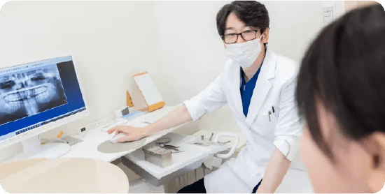 院長がカウンセリングしている様子
